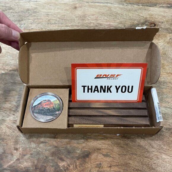 NEW 3Pc 2020 BNSF Railroad Commemorative Injury Free Safety Coin Case & Stand - Picture 4 of 8